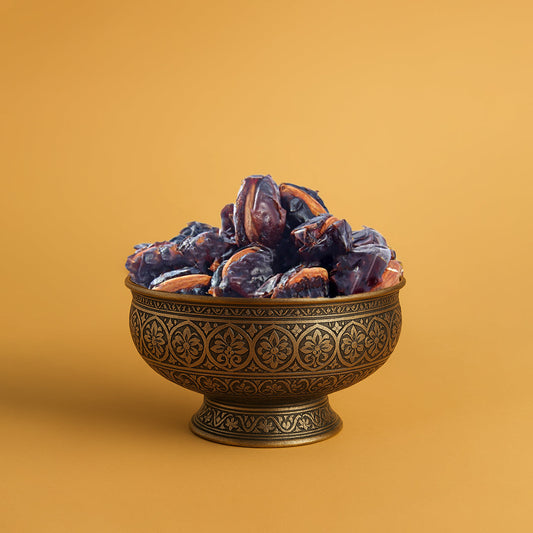 KHUDRI DATES WITH ALMOND - خضری کھجور بادام کے ساتھ